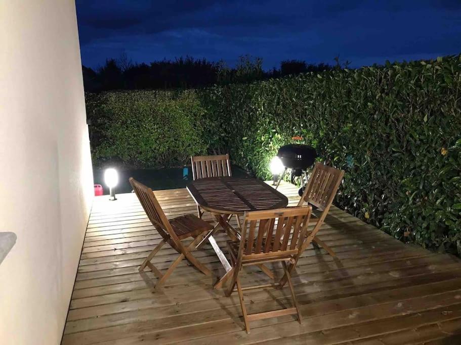 Maisonnette Avec Terrasse Argences Exterior photo